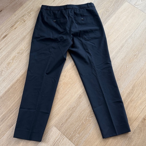🥰Banana Republic Avery Wool Ankle Pants. Black
Size 6 - Picture 3 of 9